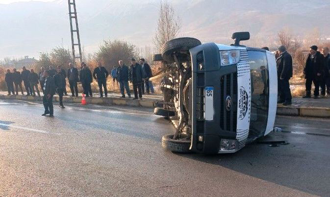 ÖĞRENCİ SERVİSİ KAZA YAPTI :10 YARALI